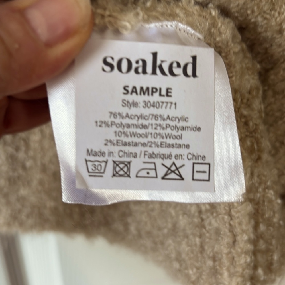 SOAKED IN LUXURY Women's Tan oversized L/XL Turtleneck Sweater NWT - Picture 5 of 12